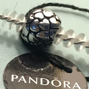 Pandora charm: Lots ‘o Love hearts bead (retired)